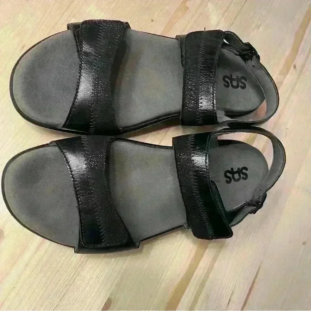 SAS Nudu Women’s size 9WW Black/Gray Leather Cushioned Adjustable Sandals EUC